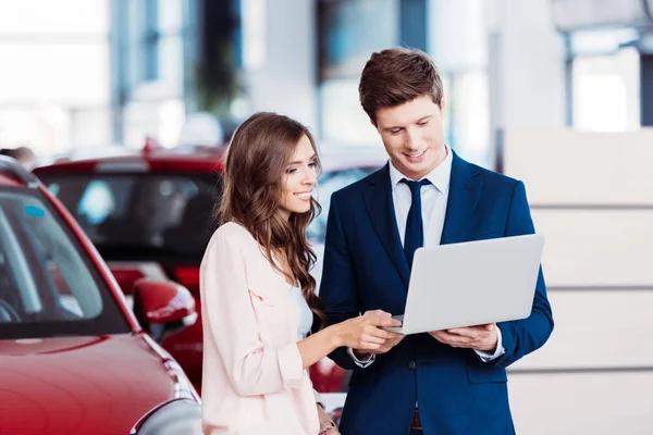 Your Guide to Shopping at a Professional Used Car Dealership